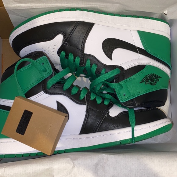 Nike air Jordan one green, size 9 women’s and 7.5 men’s - Picture 4 of 5